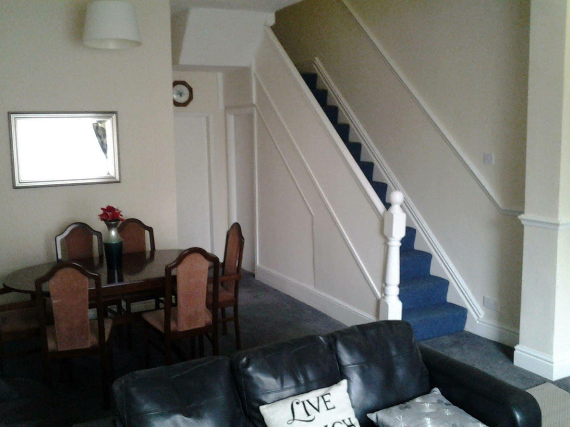 4 Bedroom House At Fern Lodge Preston Serviced Accommodation - Free Wifi & Parking Eksteriør billede