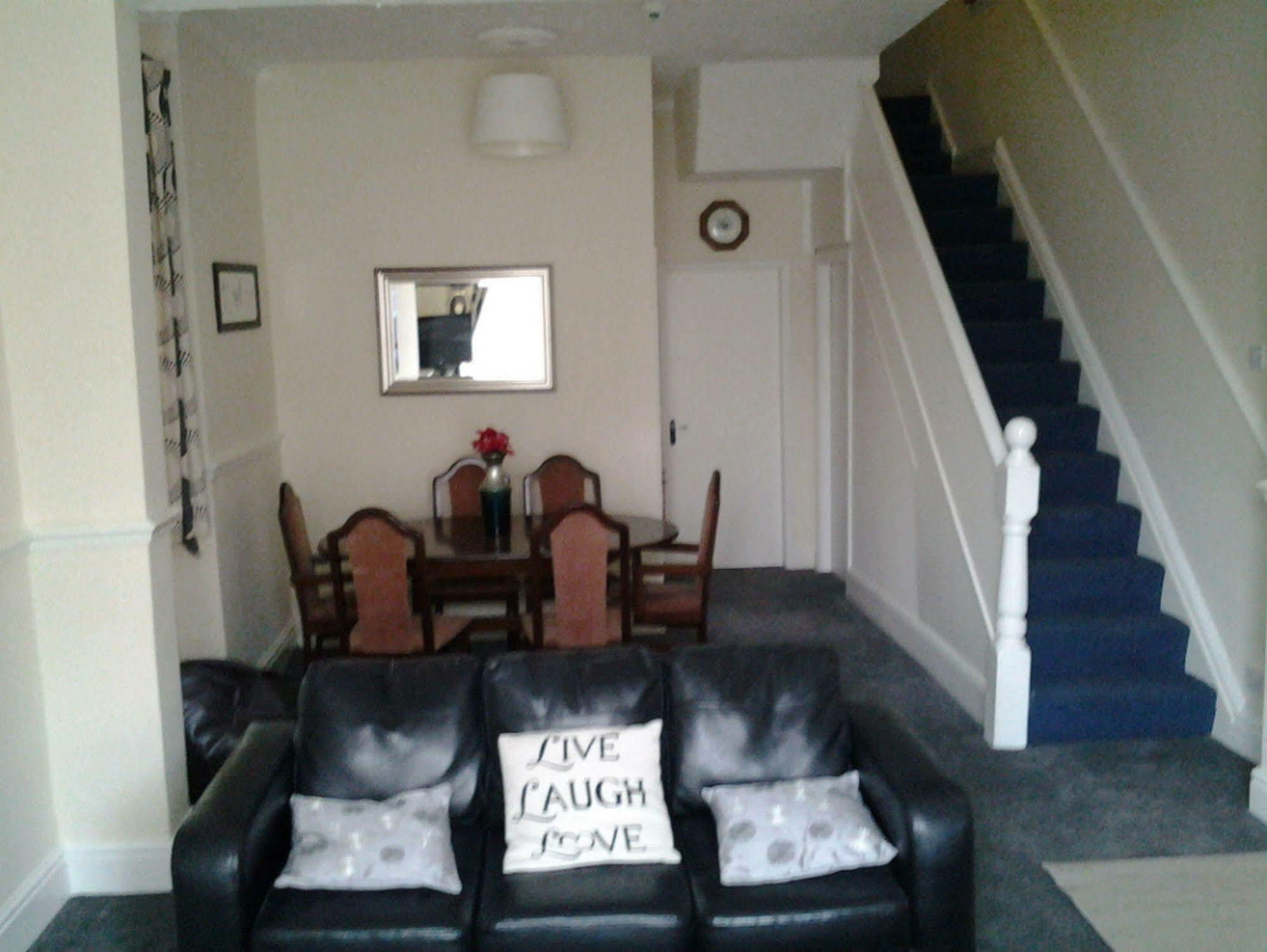 4 Bedroom House At Fern Lodge Preston Serviced Accommodation - Free Wifi & Parking Eksteriør billede